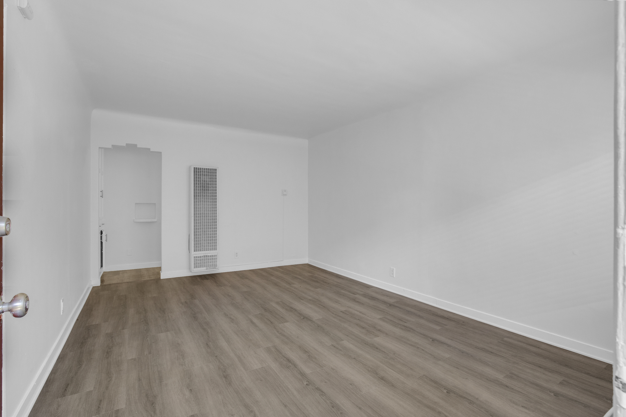 1646 N Harvard Blvd thumbnail 9