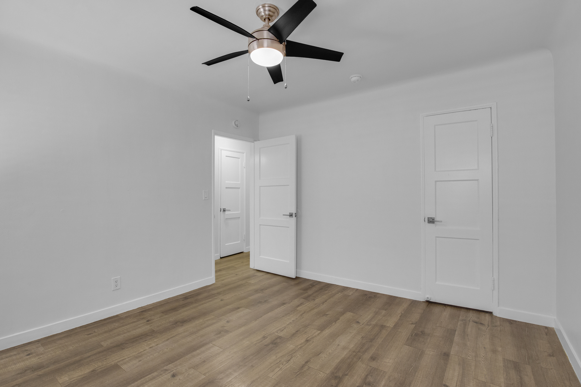 1646 N Harvard Blvd thumbnail 13