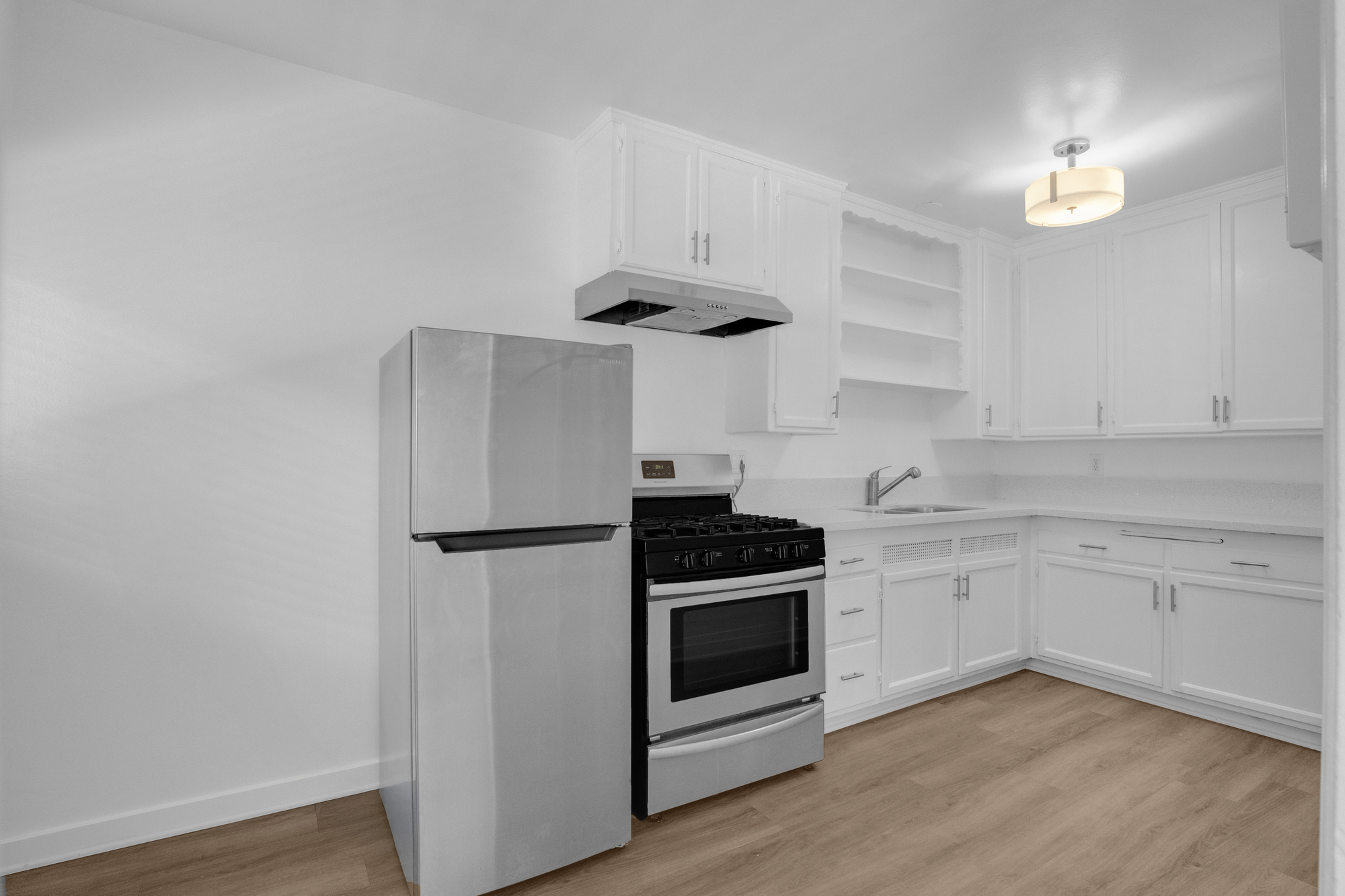 1646 N Harvard Blvd thumbnail 14