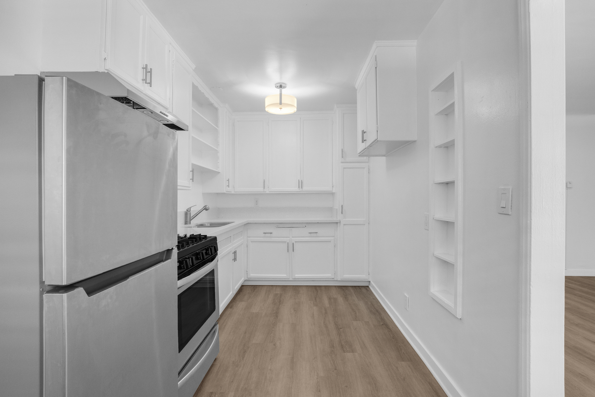 1646 N Harvard Blvd thumbnail 15
