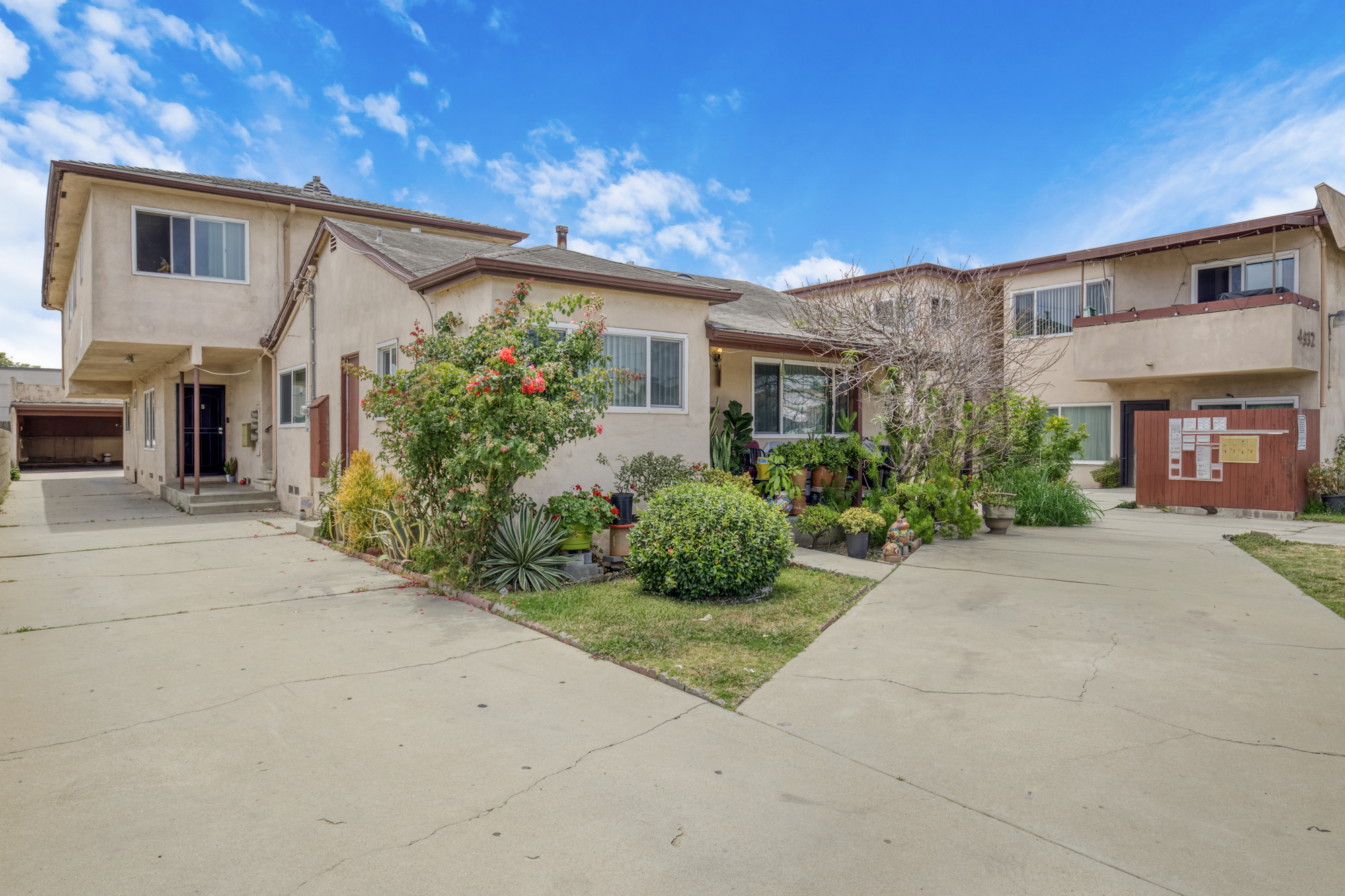 4-unit multifamily property at 4928 Lennox Blvd, Inglewood, CA
