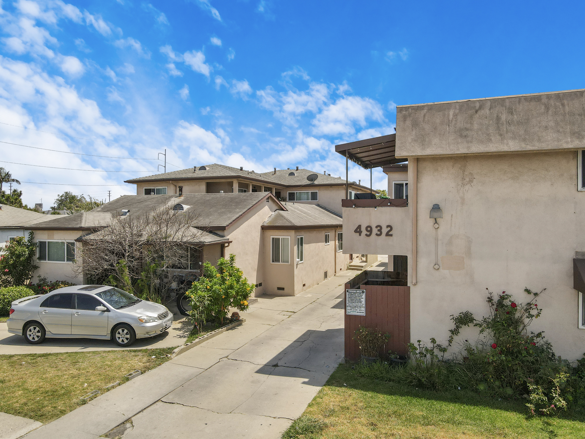 4928 Lennox Blvd thumbnail 3