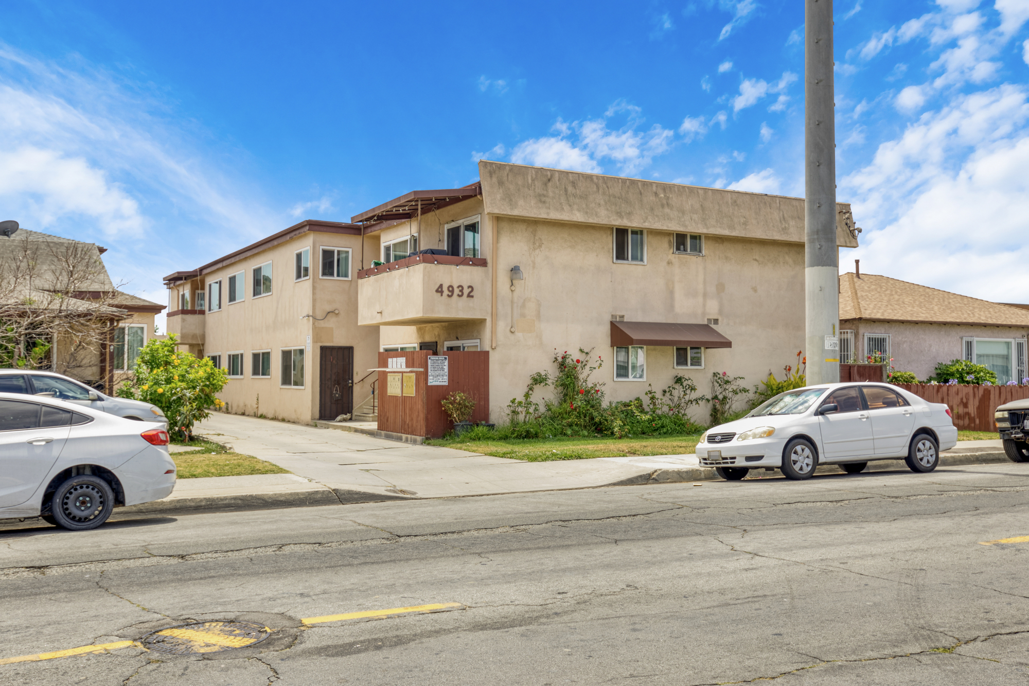 4932 Lennox Blvd thumbnail 4