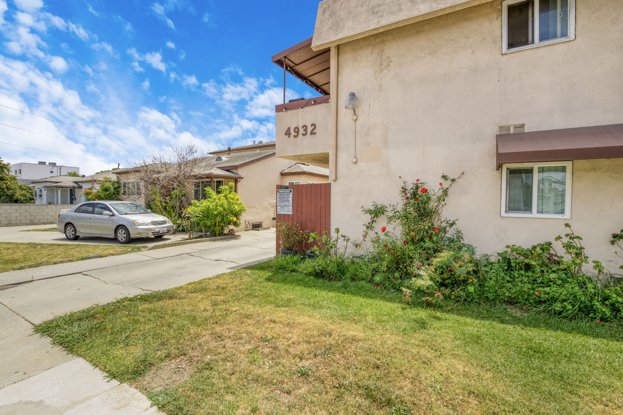 4932 Lennox Blvd thumbnail 5