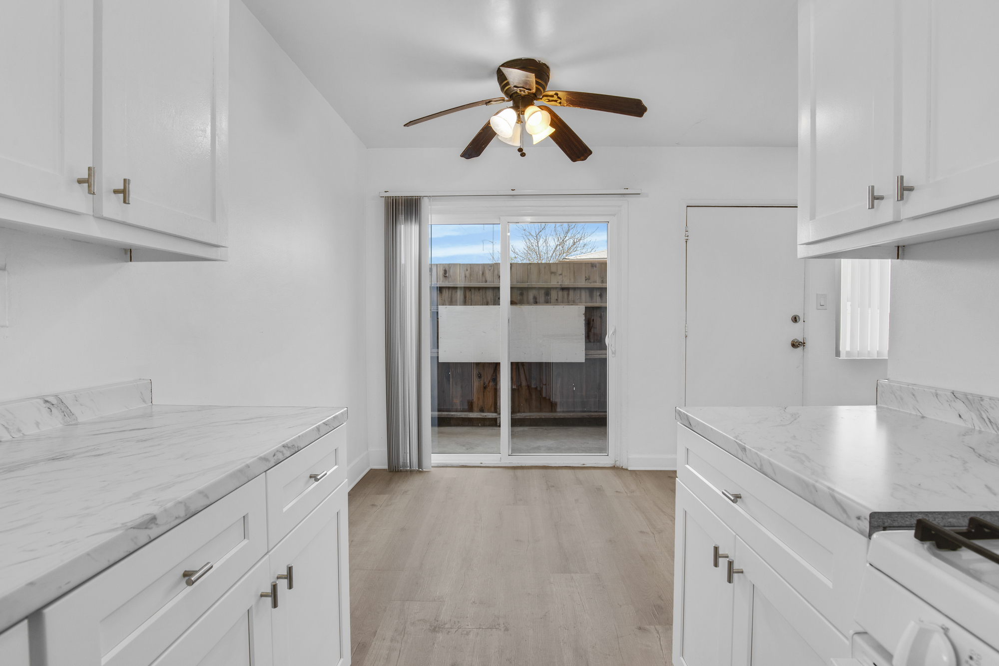4932 Lennox Blvd thumbnail 13