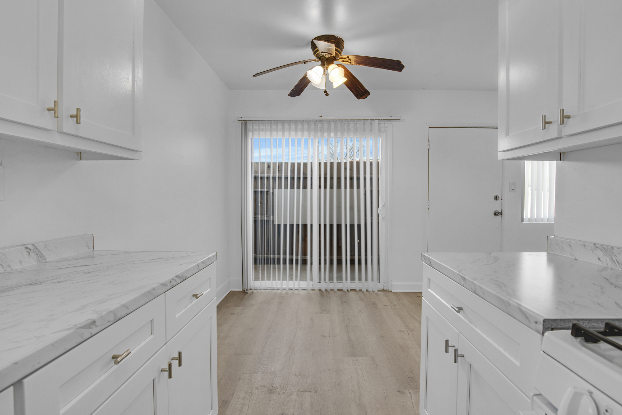 4932 Lennox Blvd thumbnail 14