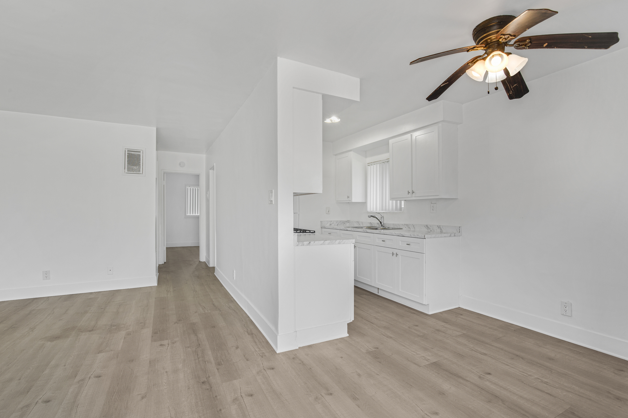 4932 Lennox Blvd thumbnail 22