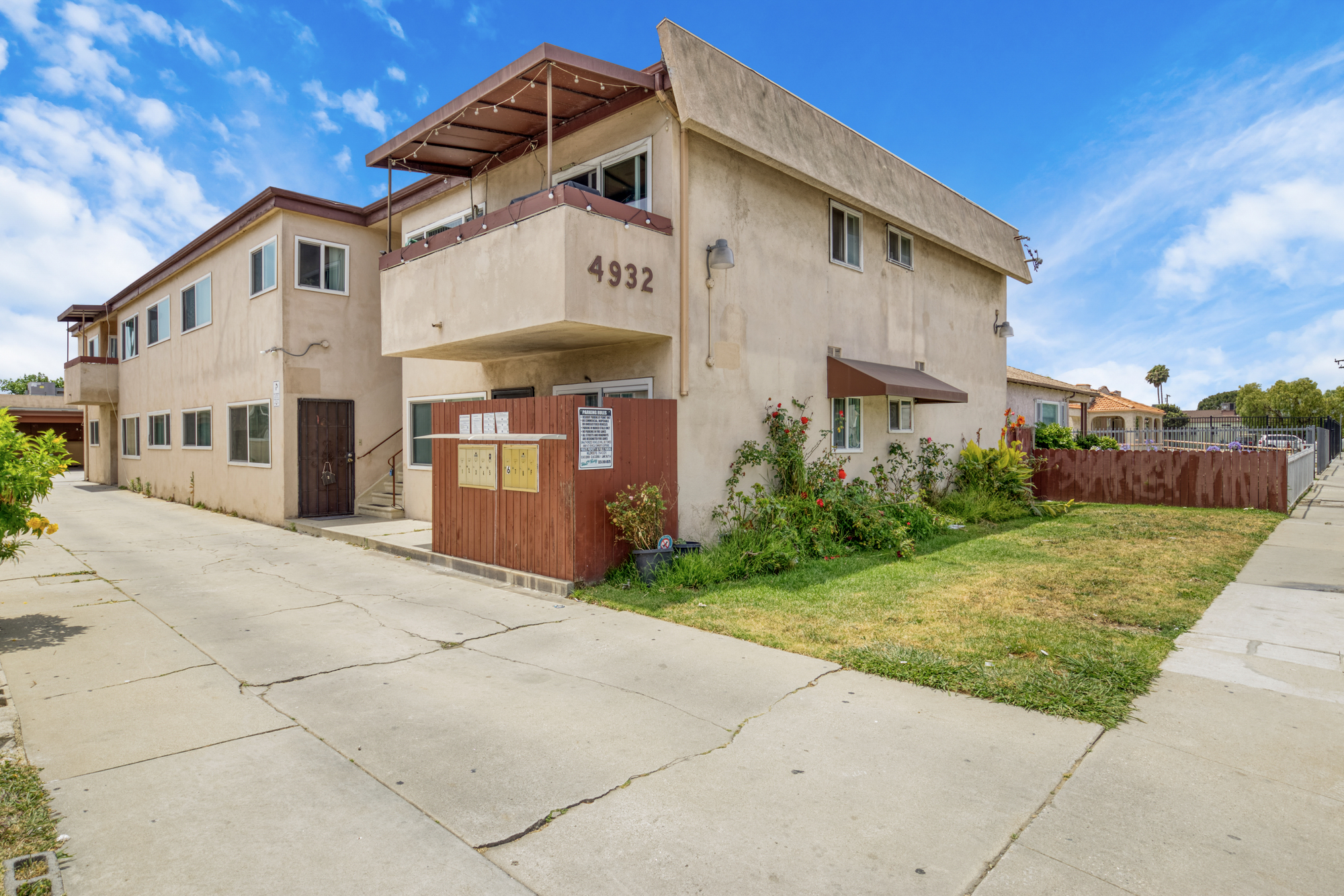 4932 Lennox Blvd thumbnail 2