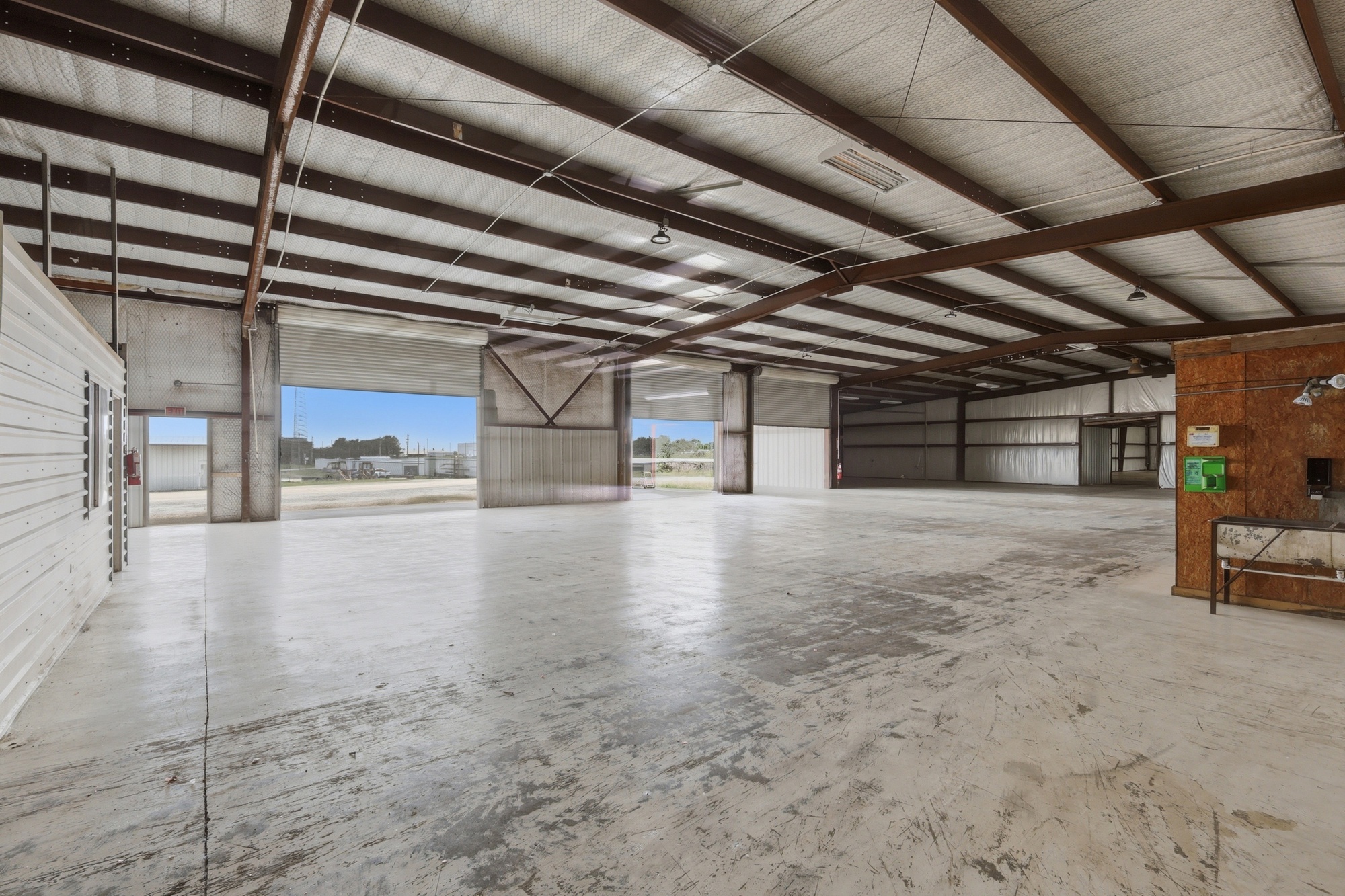 Prime Turnkey Commercial Space | 16' Eaves | 3-Phase Power | Move-In Ready