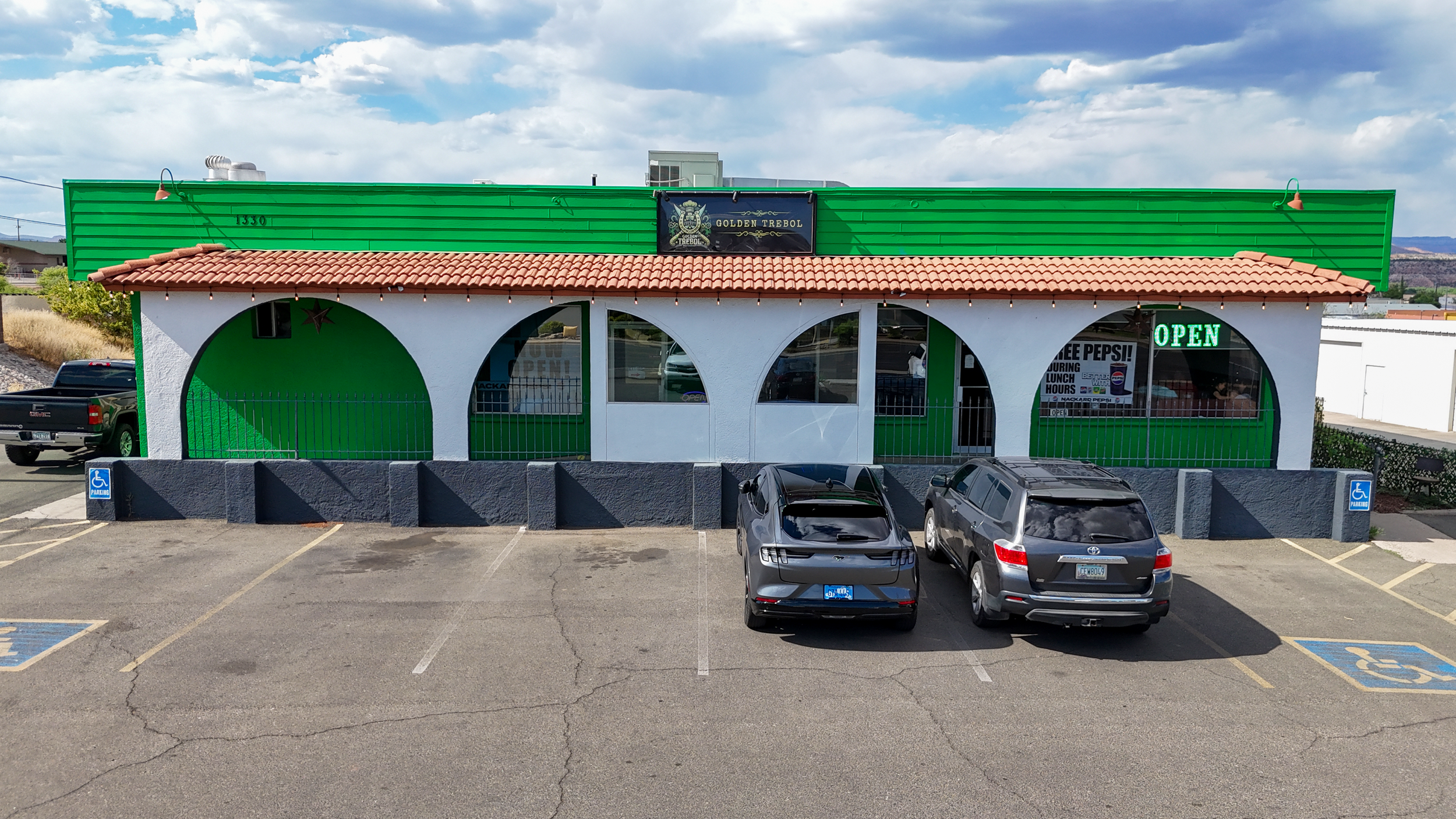 Cottonwood Restaurant & Redevelopment Opportunity 4