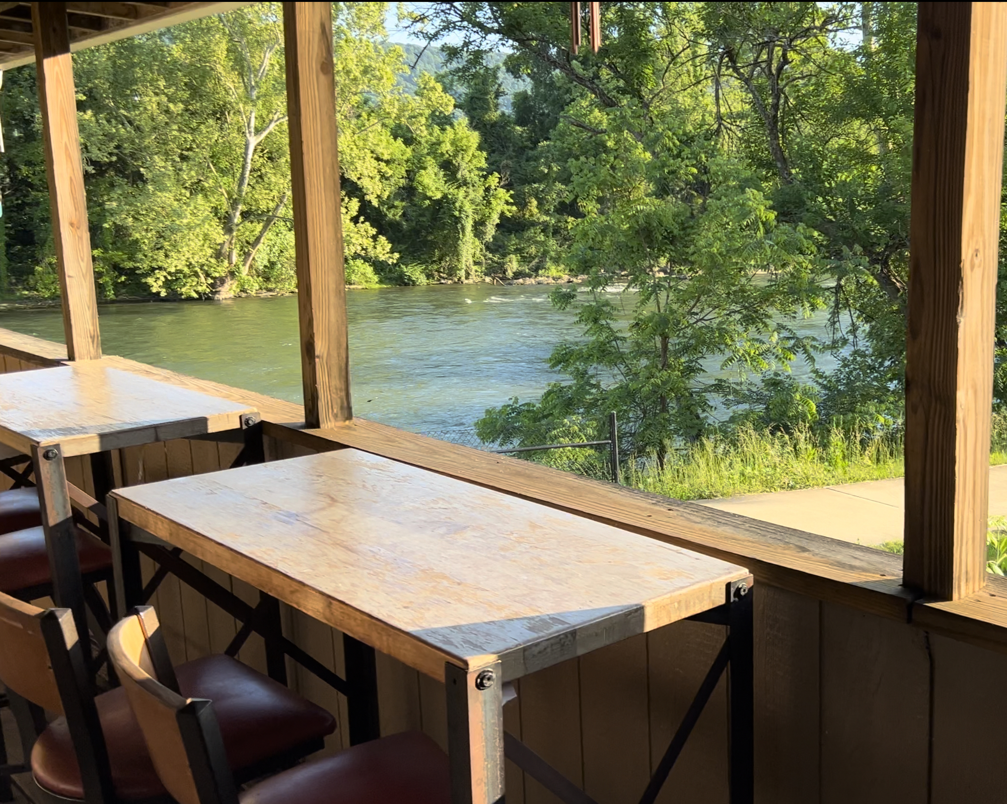 Move-In Ready Riverfront Hospitality, Retail & Entertainment Opportunity 4