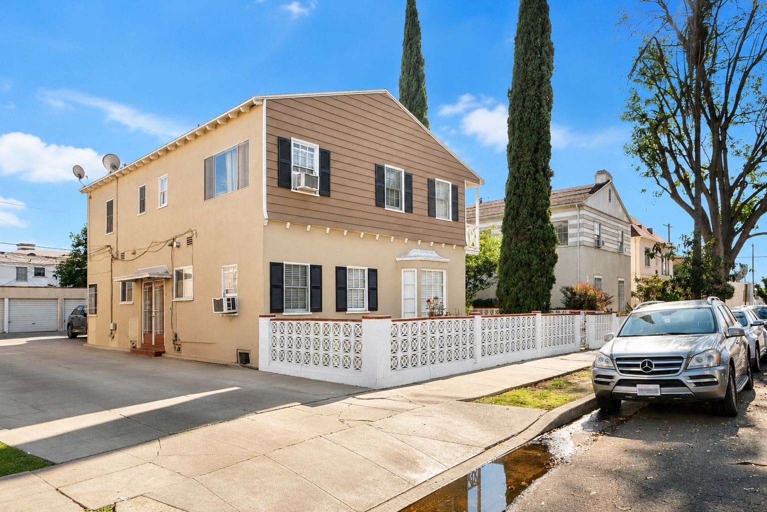 3-unit multifamily property at 116 S Kings Rd, Los Angeles, CA