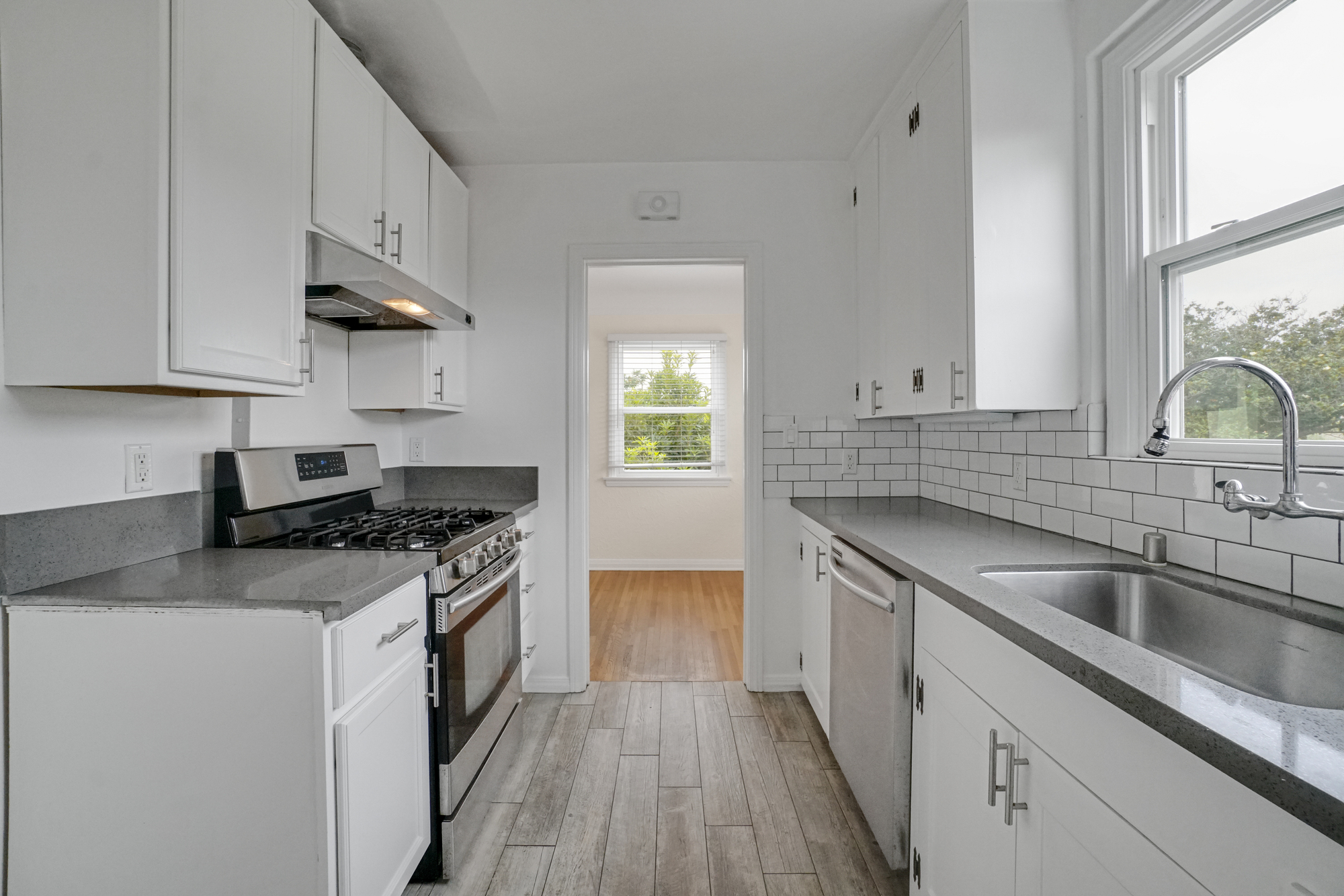2250 Magnolia Ave thumbnail 12
