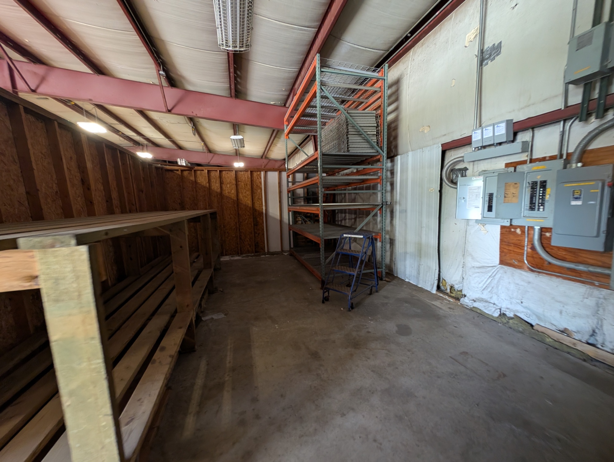 Secure Fenced Industrial Facility | Rail, Port & Airport Access | Toledo, OH 4