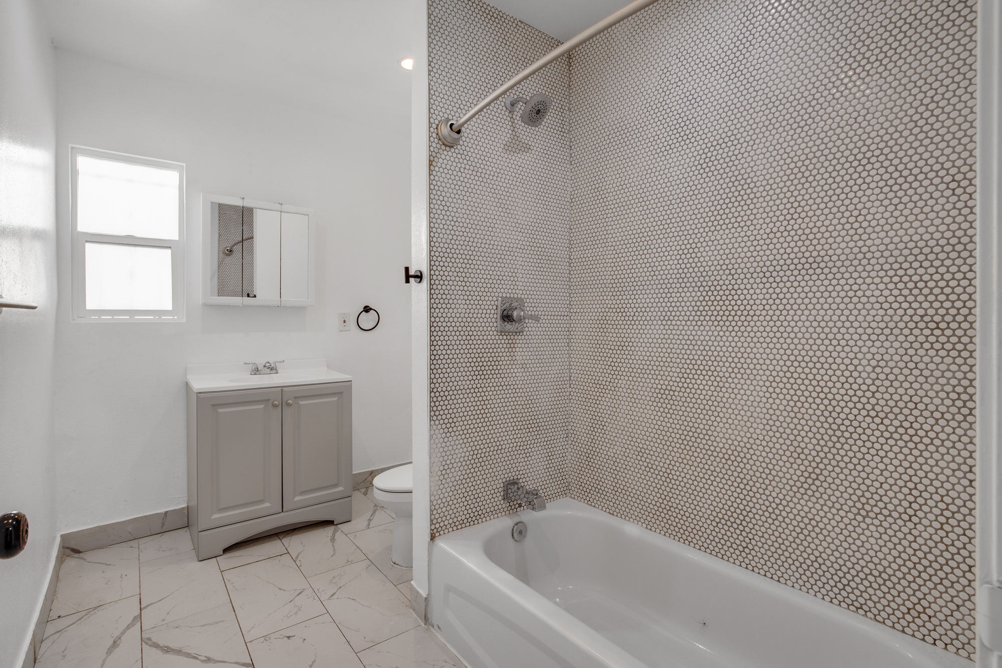 522 W 82nd St thumbnail 8