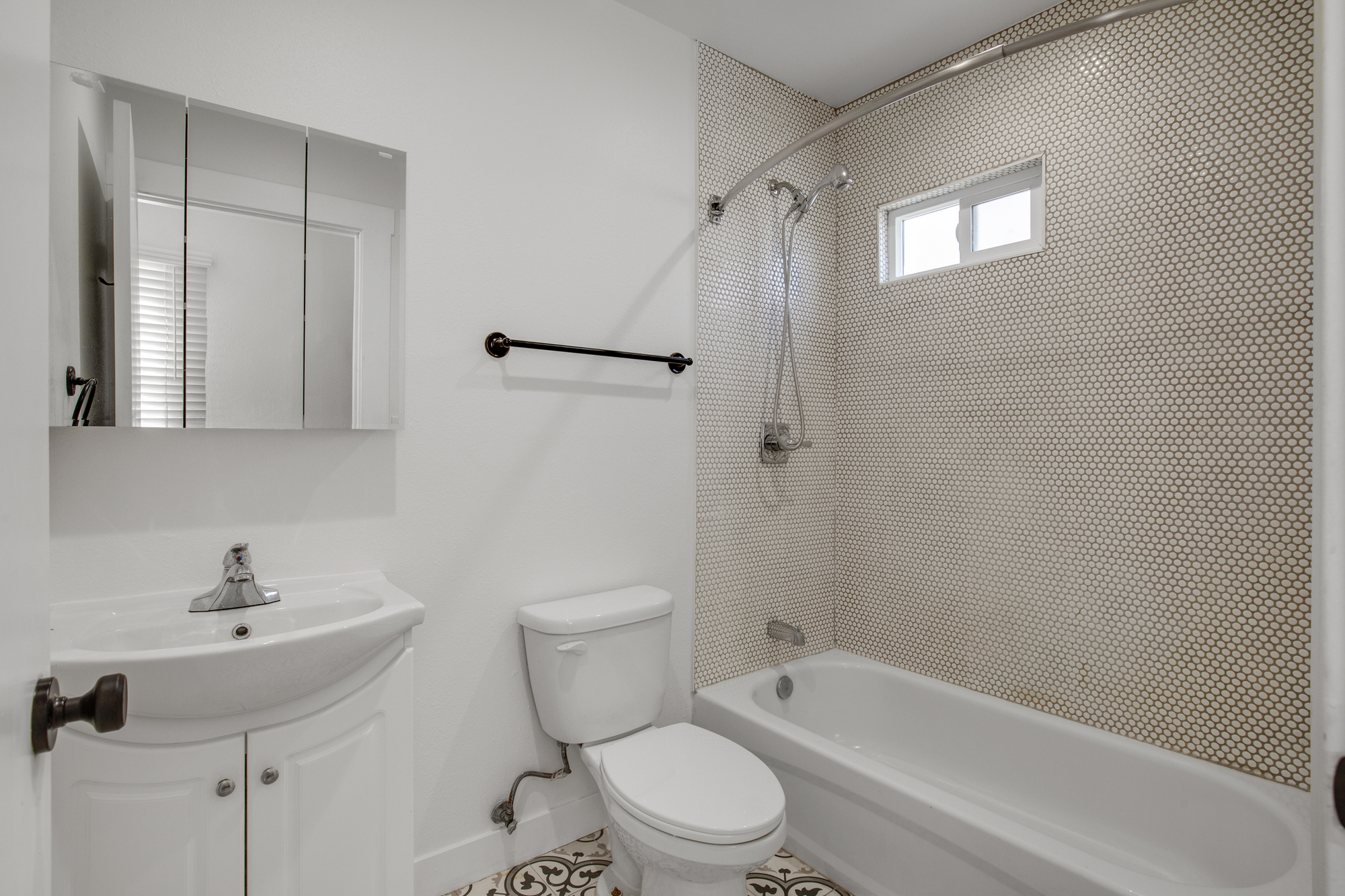 522 W 82nd St thumbnail 16