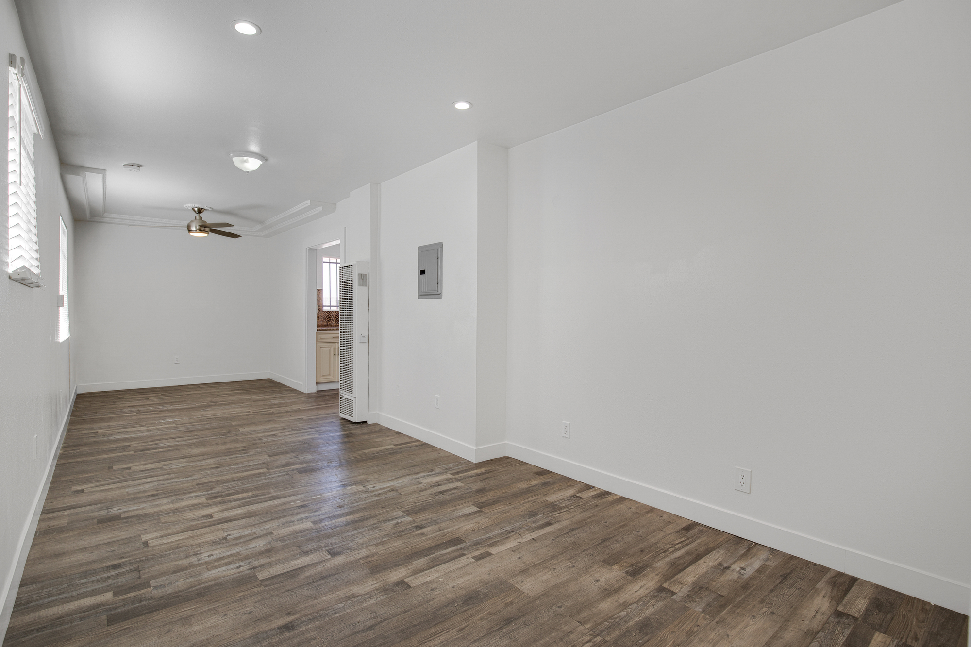 522 W 82nd St thumbnail 17