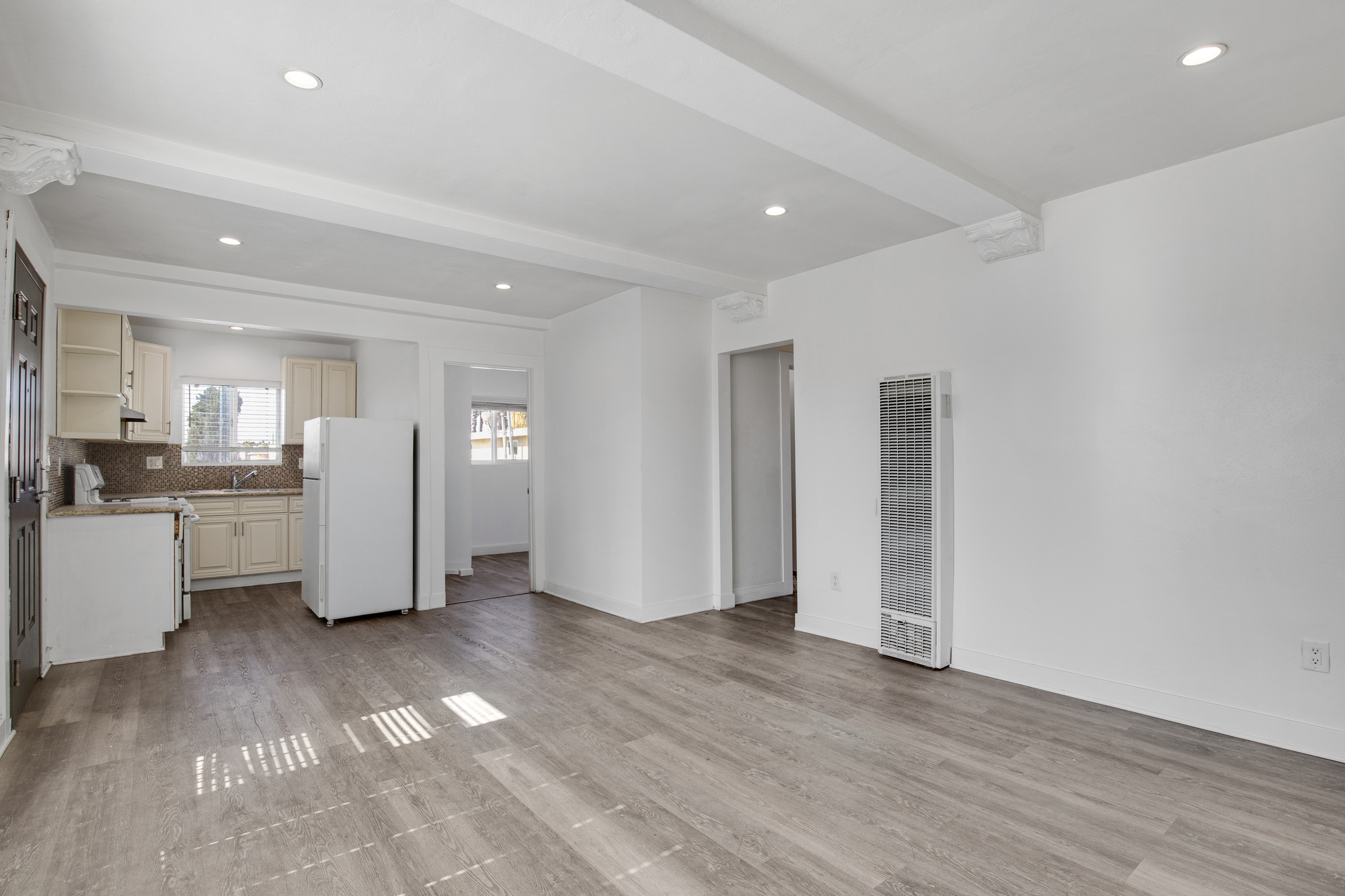 522 W 82nd St thumbnail 30