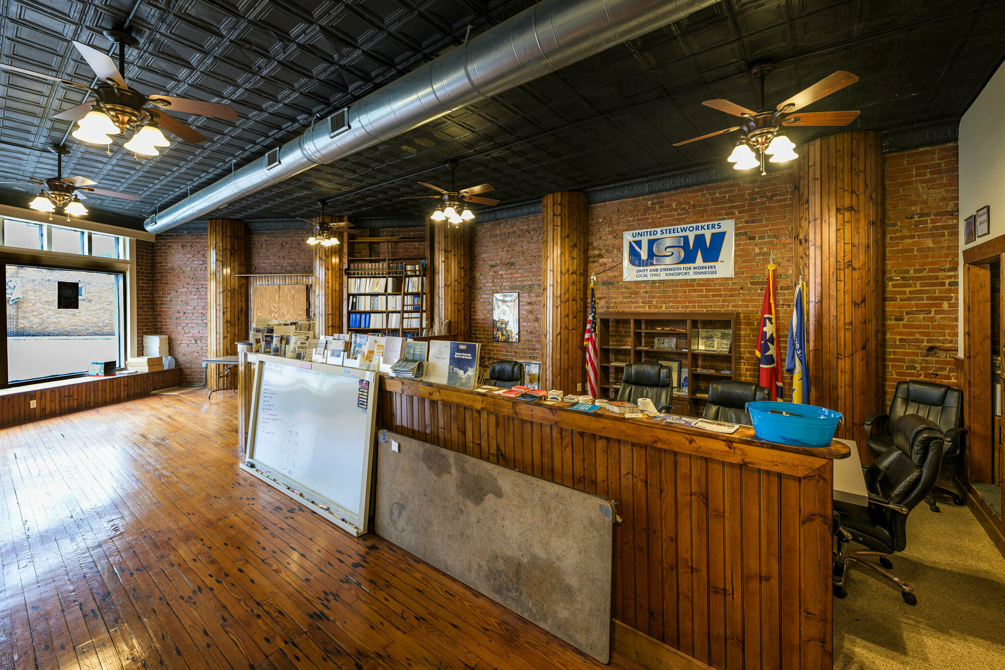 Prime Downtown Retail Space For Lease 4