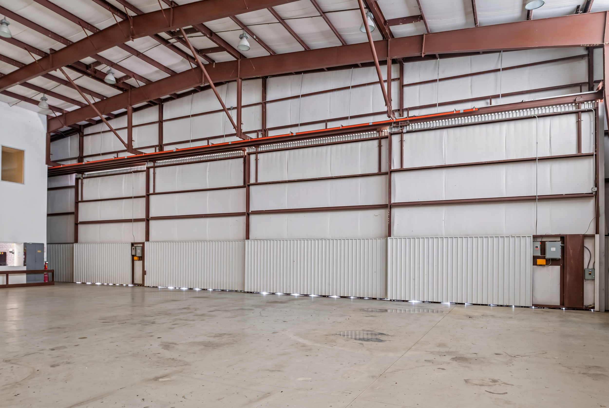 Hangar A7 3
