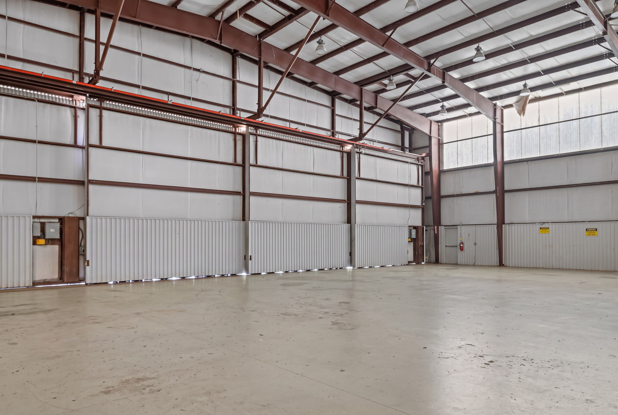 Hangar A7 4