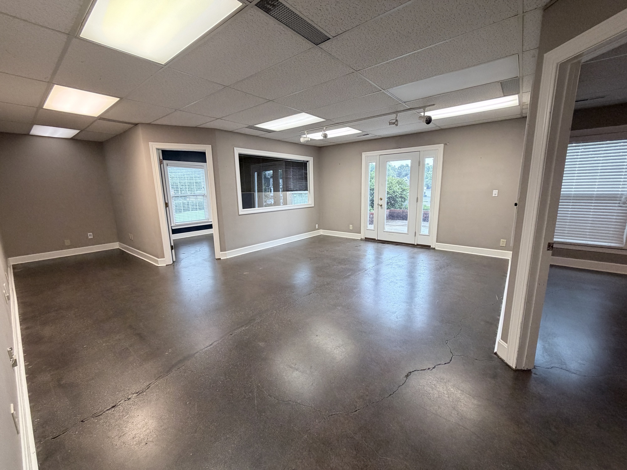 Middletown Office Condos - 11603 Shelbyville Rd, Ste 6 and Ste 11 & 12 5