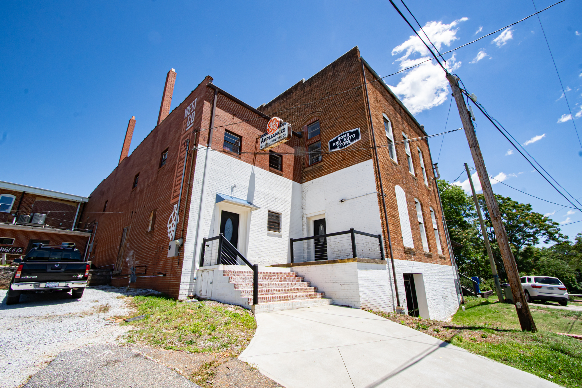 Multi Story Building in Downtown Walhalla- Over 16K SQ FT 3