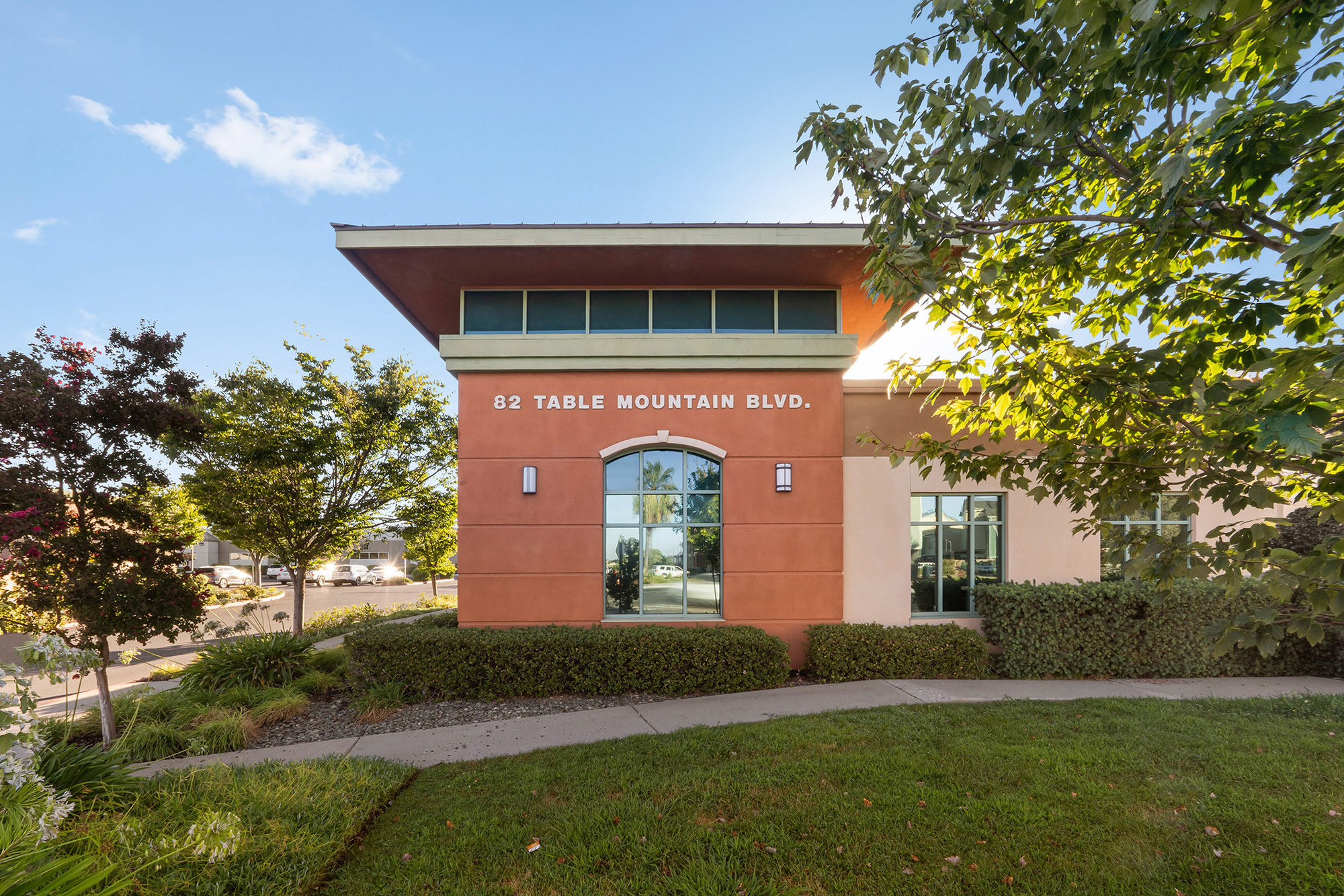 82 Table Mountain Professional Center