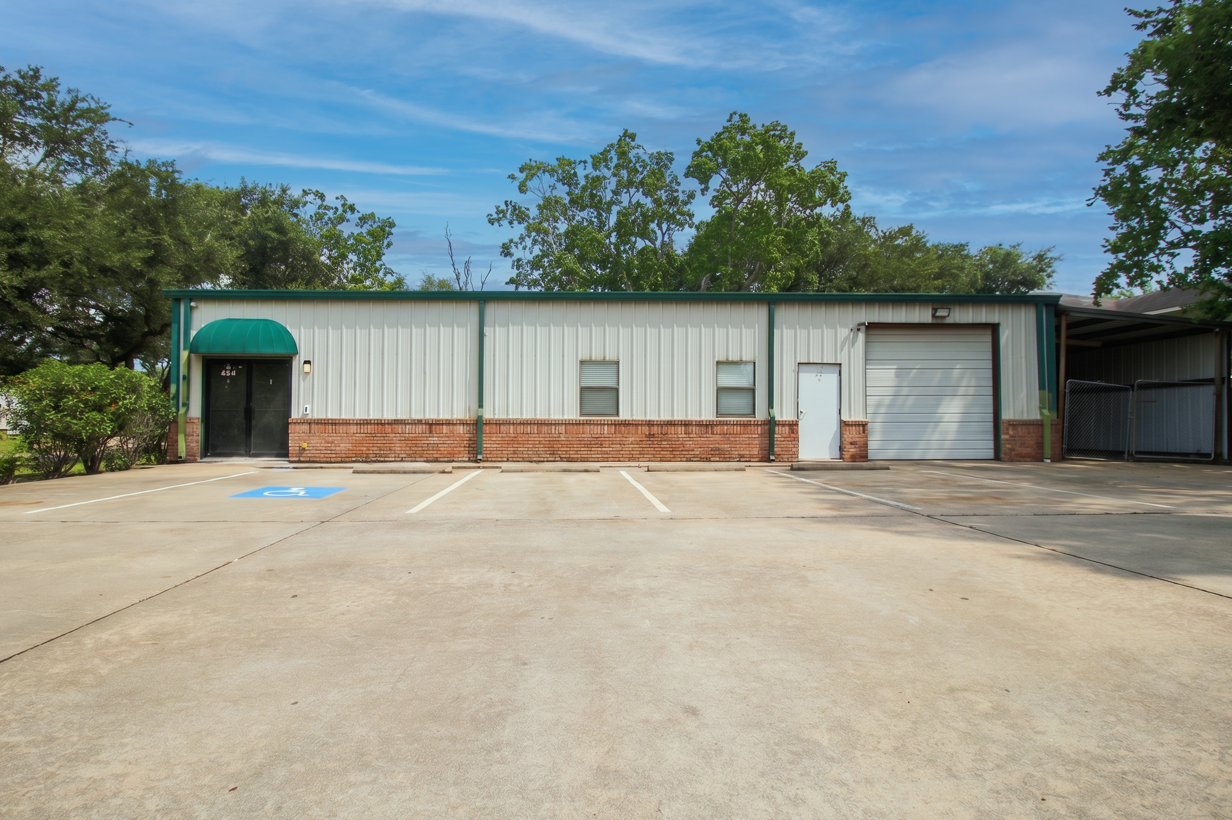 Newport 404/406 Flex - Office/warehouse space (twin warehouses) 4