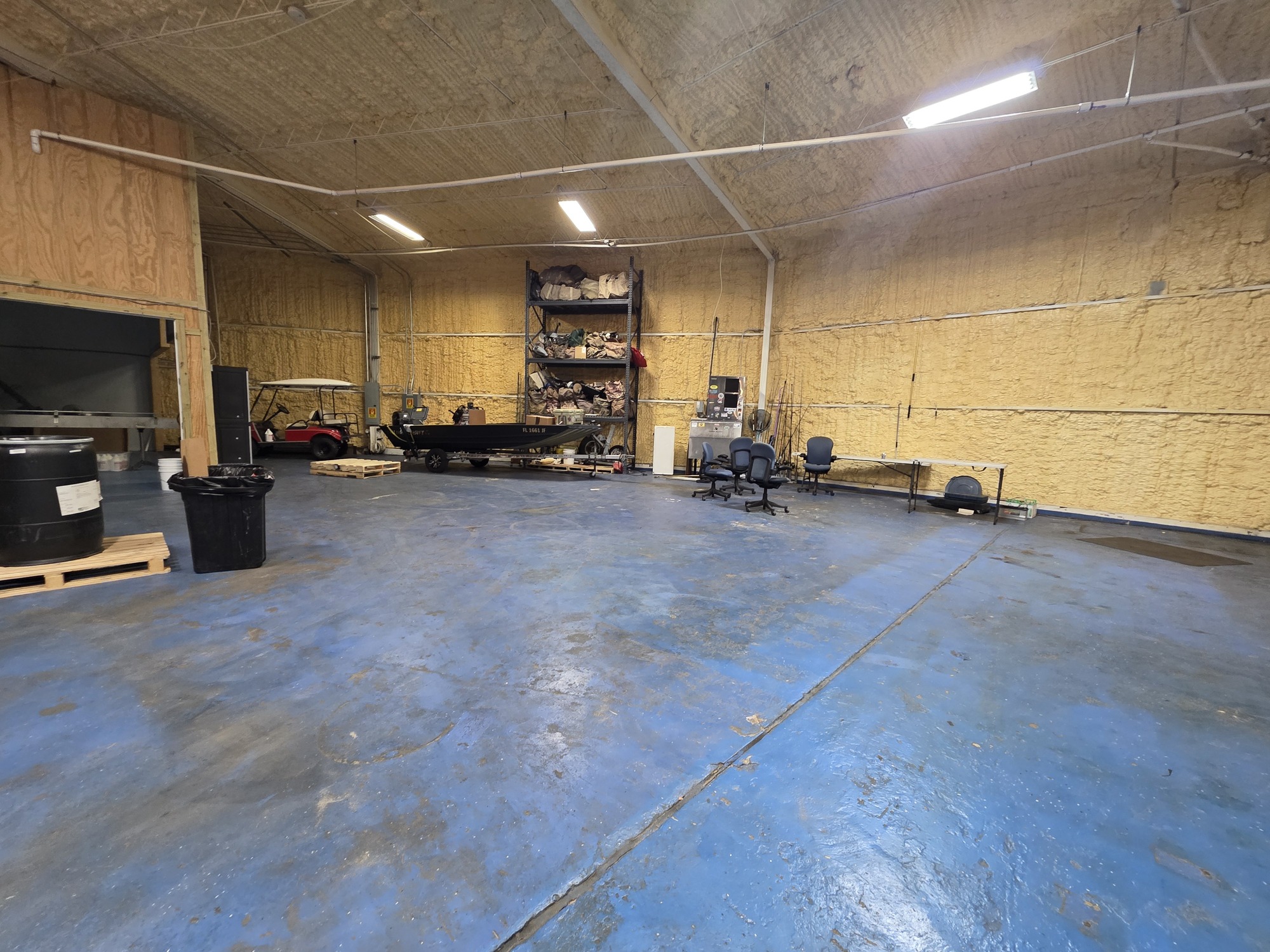 14,441 SF M-2 Industrial Property on 3.03 Acres  5