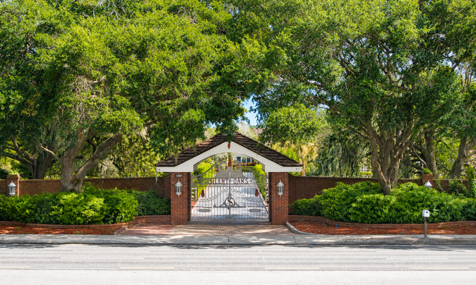 The offering represents a rare, large-scale development opportunity wi – image 5