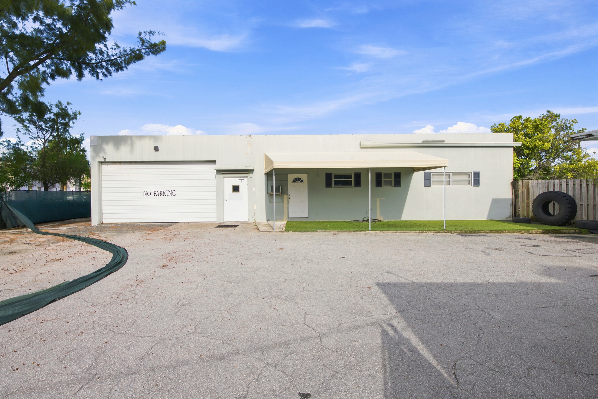 Wilton Hotel & Pool Club — photo 2