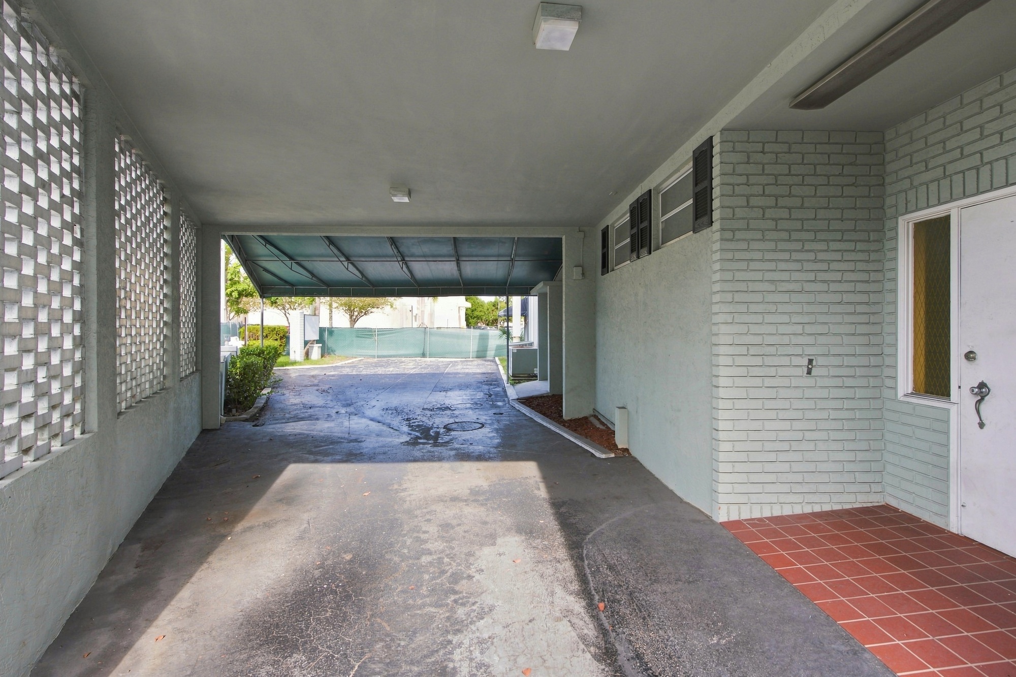 Wilton Hotel & Pool Club — photo 5