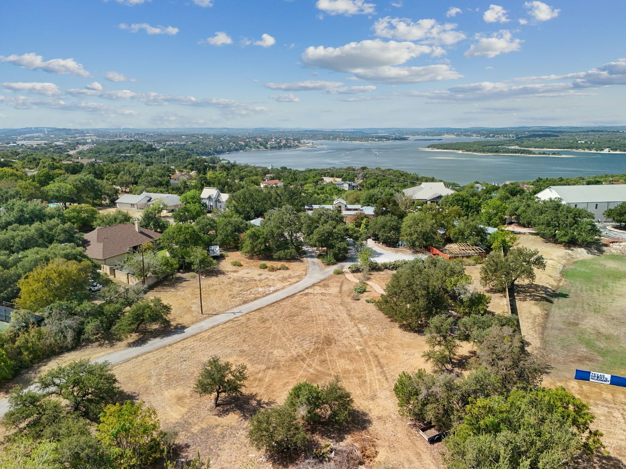 SANTA FE-STYLE LAKE TRAVIS HAVEN 4