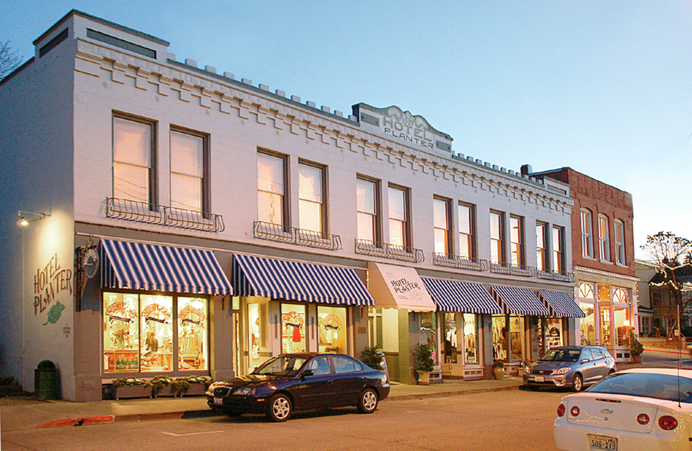 713 719 S 1st Street Hotel Planter