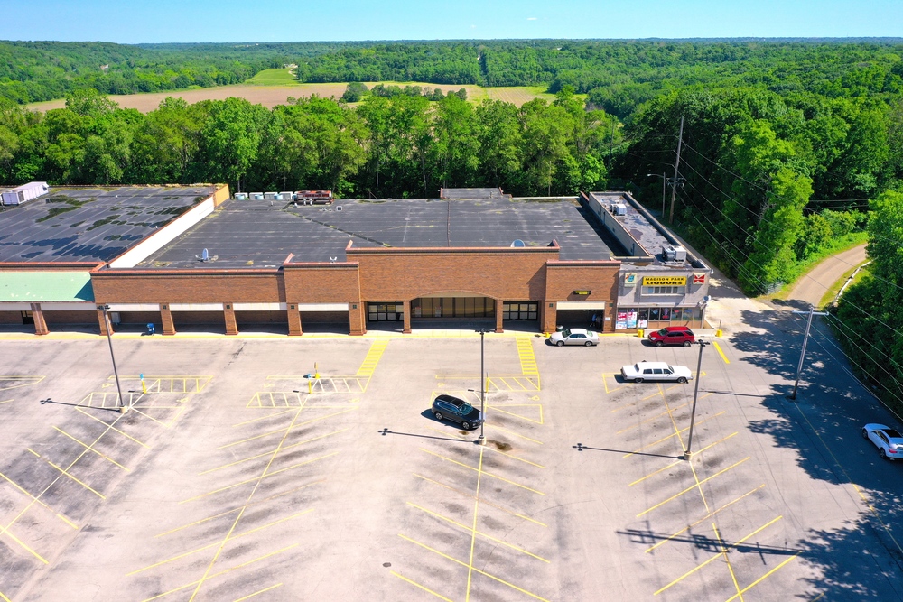 3101 W. Harmon Highway, Peoria, IL Retail Space