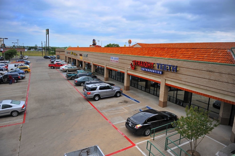 Esters Plaza