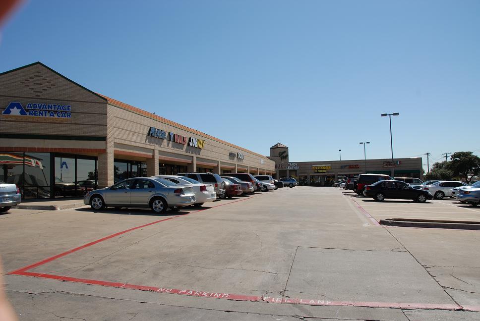 Esters Plaza 4