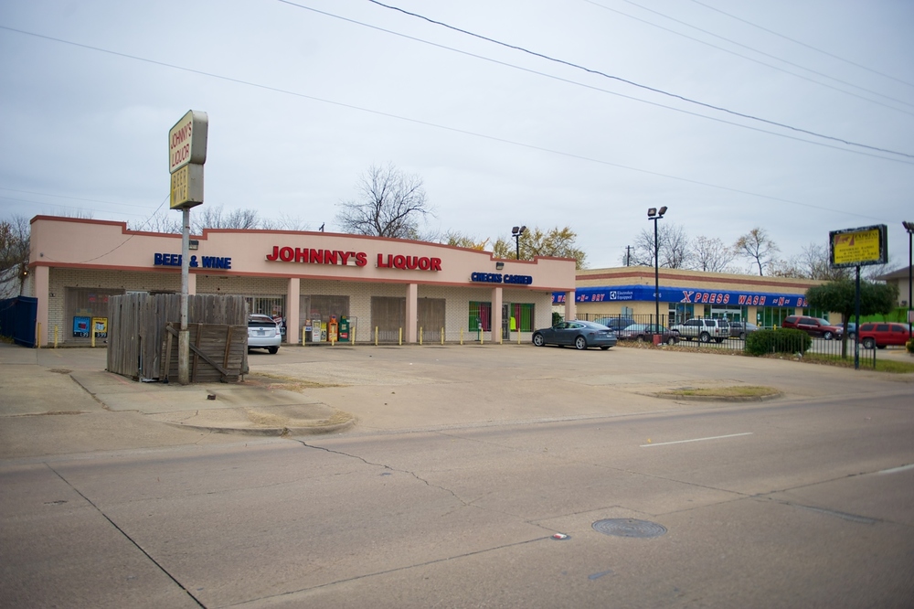 Johnny's Plaza 4