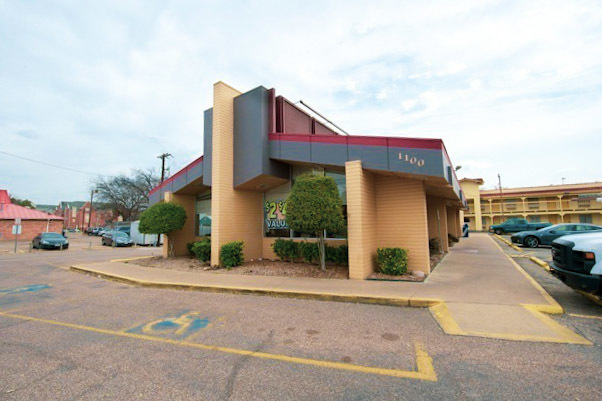 1100 S 9th Street | Former Baylor Denny's