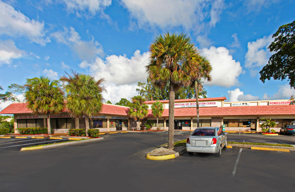 7551-7571 W Oakland Park Blvd