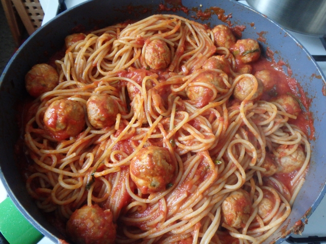 Bodybuilding Spaghetti With Chicken Meat Balls Recipe