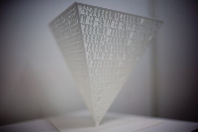 Exploring the Land of 3D Printed Sculptures through Google Glasses of Ashley Zelinskie
