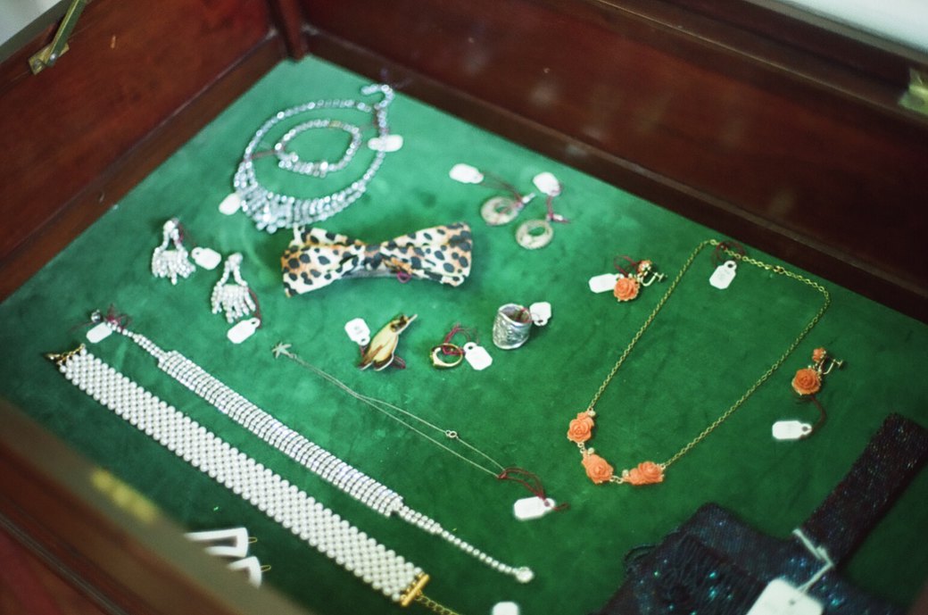 New Vintage Boutique Chess and the Sphinx Opens By Maria Hernandez Park