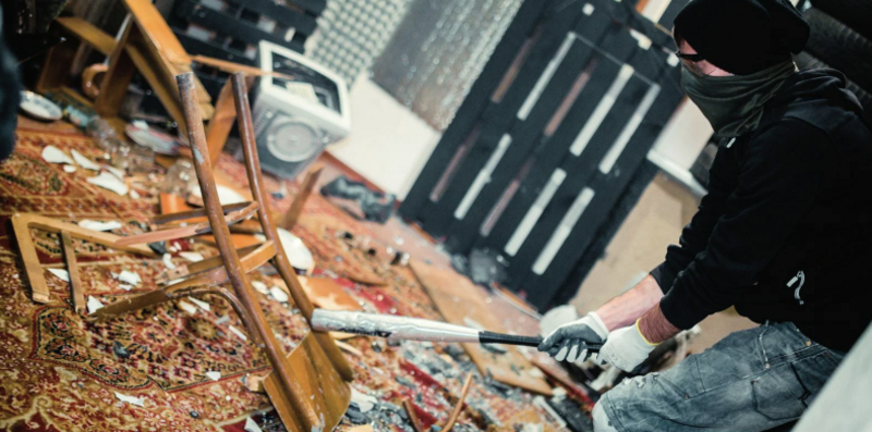 Therapeutic_entertainment_business_sc2240