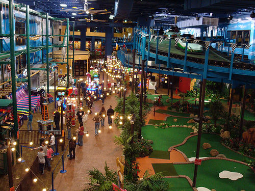 Indoor_amusement_center