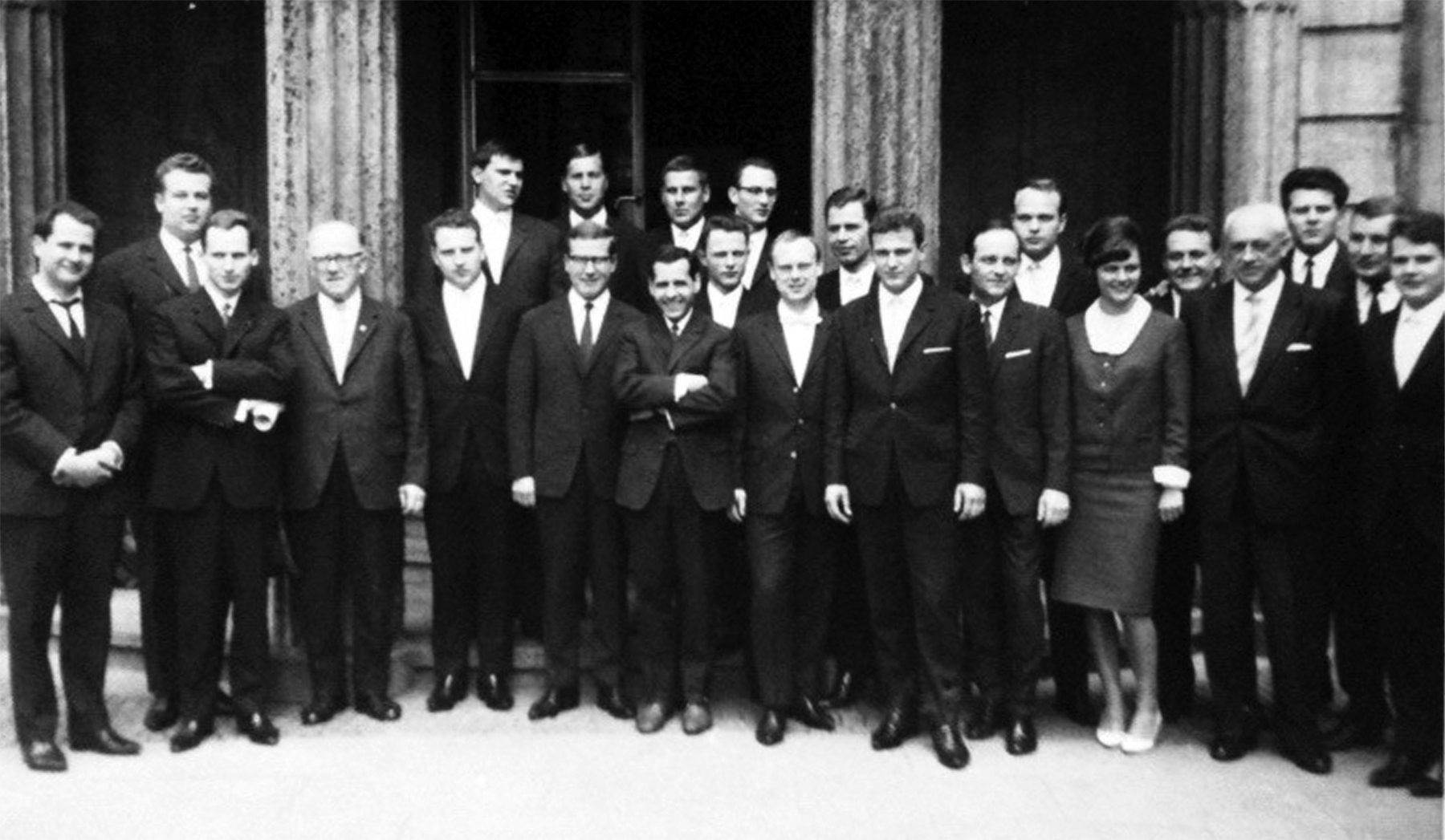 class picture of engineering college