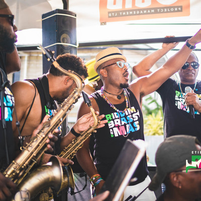 TRUCK BAND 1 RSN04411 COLOUR LOGO.jpg