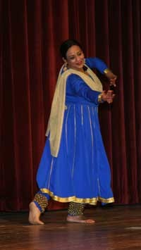 Rachna Agrawal, an East Indian dancer, connected with the crowd as she demonstrated the beautiful Kathak style of dance. Rachna Agrawal, an East Indian dancer, connected with the crowd as she demonstrated the beautiful Kathak style of dance.