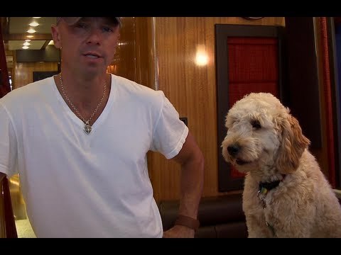 Kenny Celebrates New Record w/ Amex UNSTAGED